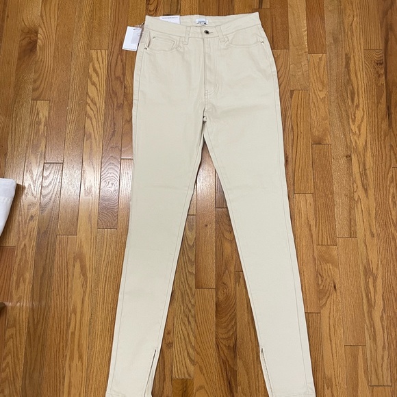 We Wore What Slit Hem Stretch Denim Zus Unbleached Size 28 NWT - Picture 2 of 7